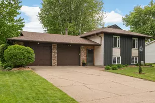 840 Cortland Dr, Apple Valley, MN 55124 - Photo 2