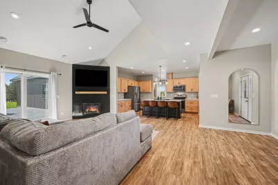 19347 Lake Volney Circle, Le Center, MN 56057 - Photo 4