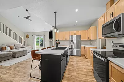 19347 Lake Volney Circle, Le Center, MN 56057 - Photo 10