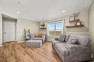 19347 Lake Volney Cir, Le Center, MN 56057 - Photo 22