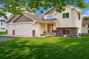 658 Lois Ln, Circle Pines, MN 55014 - Photo 2