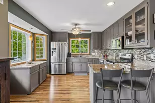 658 Lois Ln, Circle Pines, MN 55014 - Photo 4