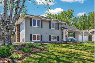 15005 76th Place N, Maple Grove, MN 55311 - Photo 2
