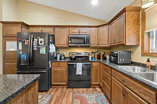 124 Harbor Hill Dr, Mankato, MN 56001 - Photo 8