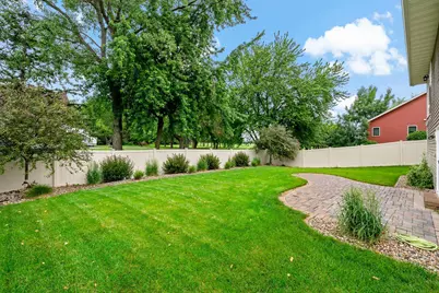 124 Harbor Hill Drive, Mankato, MN 56001 - Photo 2
