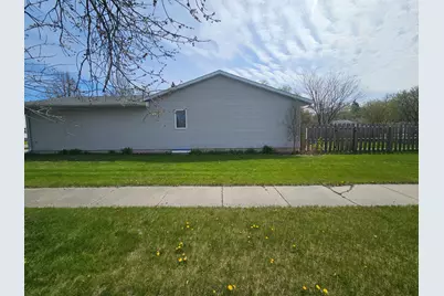 323 3rd Avenue S, Wahpeton,  58075 - Photo 4