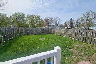 323 3rd Ave S, Wahpeton,  58075 - Photo 8