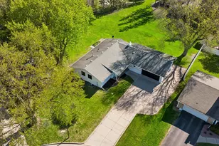 6401 Doron Ln, Edina, MN 55439 - Photo 36