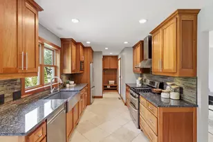 2734 Shadow Wood Ct, Chaska, MN 55318 - Photo 6