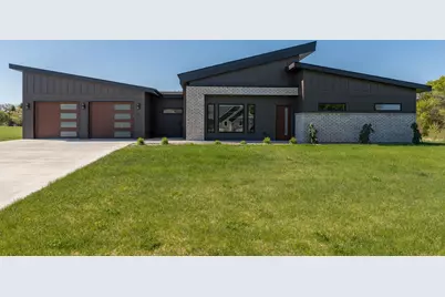 11 South Pointe Court, North Mankato, MN 56003 - Photo 2