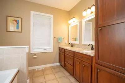 2346 Abbywood Lane, North Mankato, MN 56003 - Photo 26