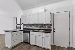 634 Roundhouse St, Shakopee, MN 55379 - Photo 12