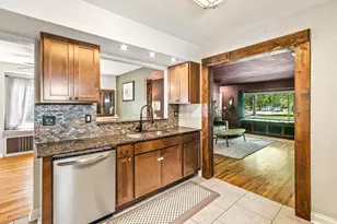 1042 Churchill St, Saint Paul, MN 55103 - Photo 6