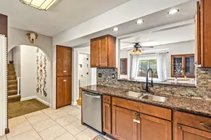 1042 Churchill St, Saint Paul, MN 55103 - Photo 10