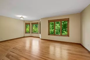 10416 Briar Cir, Bloomington, MN 55437 - Photo 4