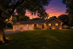 4 S Fox Lake Dr E, Sherburn, MN 56171 - Photo 4