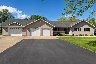 4 S Fox Lake Dr E, Sherburn, MN 56171 - Photo 10
