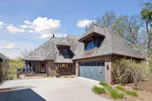 1610 Locust Hills Pl, Wayzata, MN 55391 - Photo 4