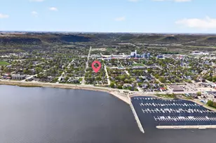 612 S Oak St, Lake City, MN 55041 - Photo 2