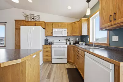 4560 15th Street S, Moorhead, MN 56560 - Photo 4