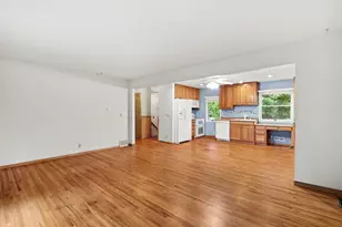 236 Strese Ln, Apple Valley, MN 55124 - Photo 4