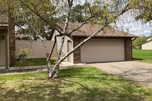 4711 Lund Point, Eagan, MN 55122 - Photo 4