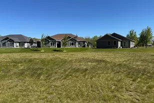 576 Cedar Dr, Lake City, MN 55041 - Photo 1