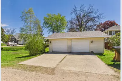 208 4th Avenue NW, New Prague, MN 56071 - Photo 2