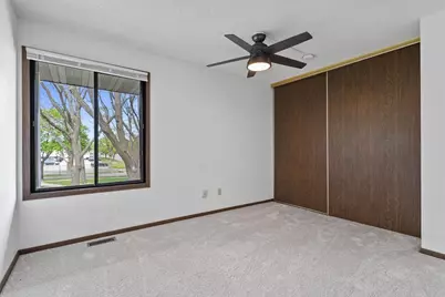 1115 Landmark Trail S, Hopkins, MN 55343 - Photo 12
