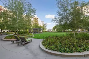 1225 Lasalle Ave, Minneapolis, MN 55403 - Photo 20