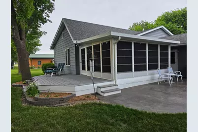 806 6th Avenue SE, Pipestone, MN 56164 - Photo 22