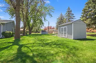 806 6th Ave SE, Pipestone, MN 56164 - Photo 40