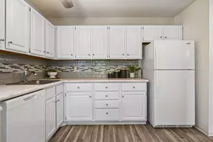9701 Cimarron Trail, Minnetonka, MN 55305 - Photo 14