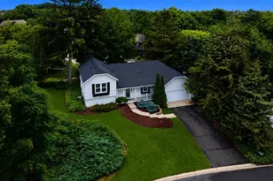 7516 W 77th St, Chaska, MN 55318 - Photo 2