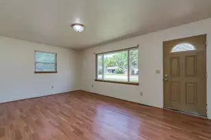101 Jay St, Le Sueur, MN 56058 - Photo 4