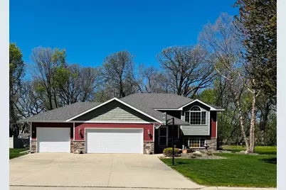 681 W River Drive, New London, MN 56273 - Photo 2
