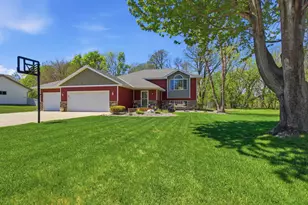 681 W River Dr, New London, MN 56273 - Photo 1