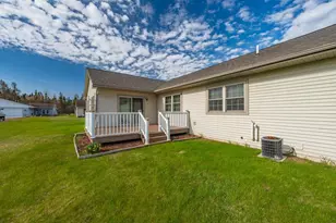 2506 21st Ave E, Hibbing, MN 55746 - Photo 2