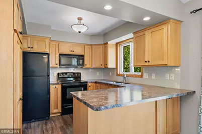 3220 Marlin Avenue, Vadnais Heights, MN 55127 - Photo 8