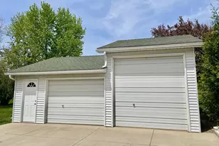 1408 11th Ave NW, Austin, MN 55912 - Photo 2