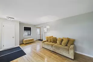 6924 Drew Ave N, Brooklyn Center, MN 55429 - Photo 8