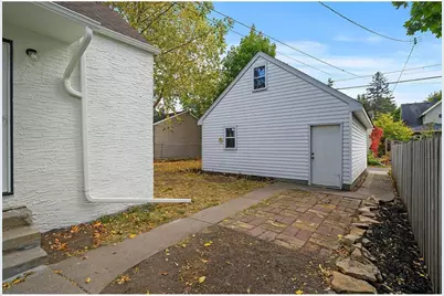 2082 Berkeley Avenue, Saint Paul, MN 55105 - Photo 30