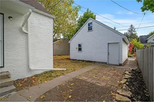 2082 Berkeley Ave, Saint Paul, MN 55105 - Photo 30