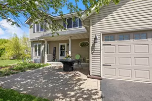 2147 Ponds Ct, Shakopee, MN 55379 - Photo 2