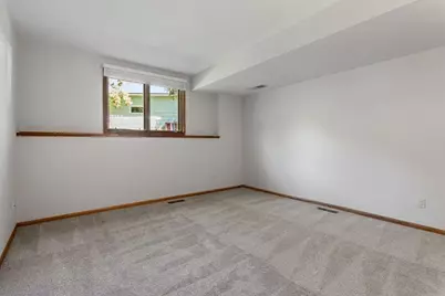 1948 Crown Point Drive, Mendota Heights, MN 55118 - Photo 18