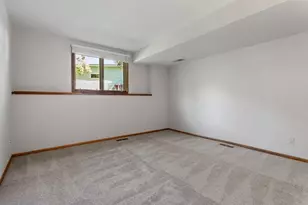 1948 Crown Point Dr, Mendota Heights, MN 55118 - Photo 18