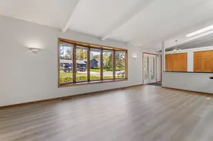 1948 Crown Point Dr, Mendota Heights, MN 55118 - Photo 2