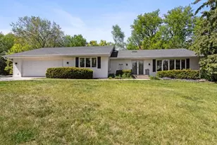 1948 Crown Point Dr, Mendota Heights, MN 55118 - Photo 2