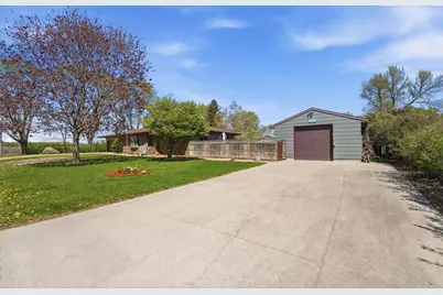 1600 7th Avenue SE, Willmar, MN 56201 - Photo 2