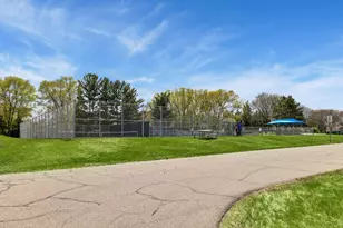 10270 Arrowwood Dr, Eden Prairie, MN 55347 - Photo 44